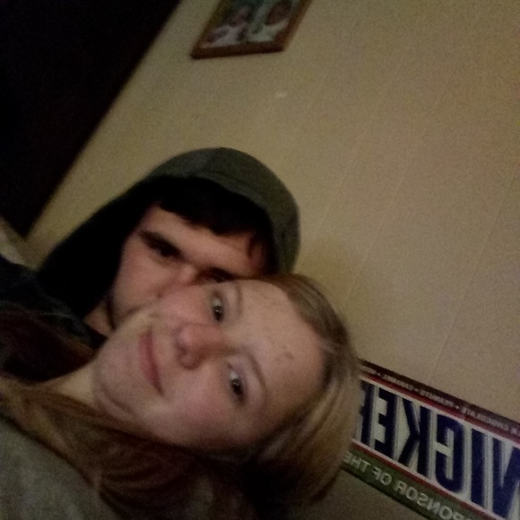 Meet your Posher, Ariel - Picture 1 of 1